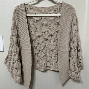 Shrug knitted one size‎ beige open front cropped